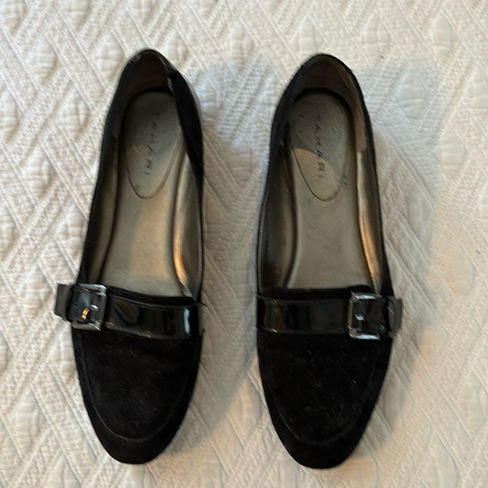 Tahari, Black flats